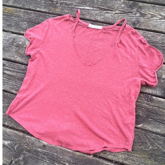 We The Free Red V Neck Distressed Raw Hem Casual T Shirt Top Women's XS - Picture 5 of 8